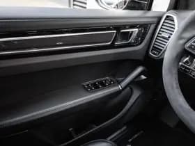 Porsche Cayenne thumbnail 43