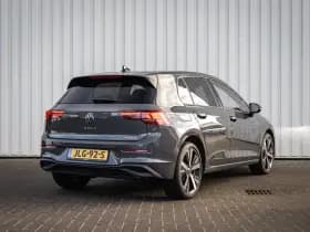 Volkswagen Golf thumbnail 2