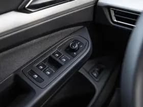Volkswagen Golf thumbnail 27
