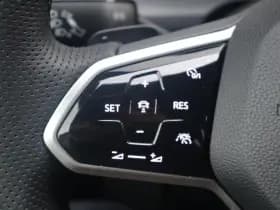 Volkswagen Golf thumbnail 24