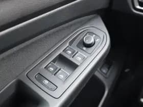 Volkswagen Golf thumbnail 33