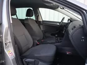 Volkswagen Golf thumbnail 17