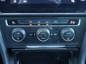 Volkswagen Golf thumbnail 26