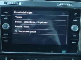 Volkswagen Golf thumbnail 32