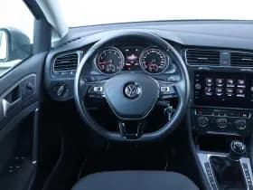 Volkswagen Golf thumbnail 35