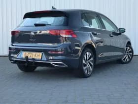 Volkswagen Golf thumbnail 2