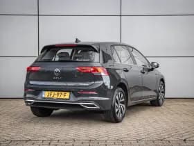 Volkswagen Golf thumbnail 2