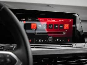 Volkswagen Golf thumbnail 39