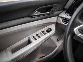Volkswagen Golf thumbnail 43