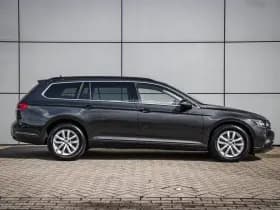 Volkswagen Passat thumbnail 3