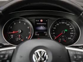 Volkswagen Passat thumbnail 21