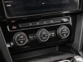 Volkswagen Passat thumbnail 27