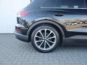 Audi Q4 e-tron thumbnail 15