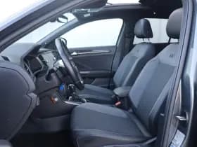 Volkswagen T-Roc thumbnail 4
