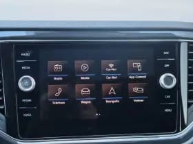 Volkswagen T-Roc thumbnail 36