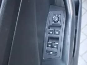 Volkswagen T-Roc thumbnail 37
