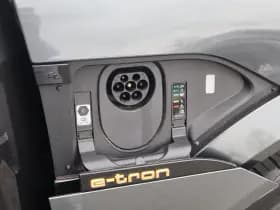 Audi e-tron thumbnail 18