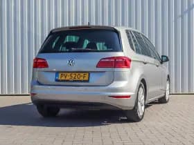 Volkswagen Golf thumbnail 2