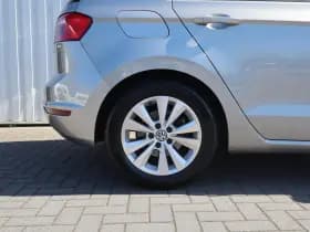 Volkswagen Golf thumbnail 13