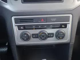 Volkswagen Golf thumbnail 24