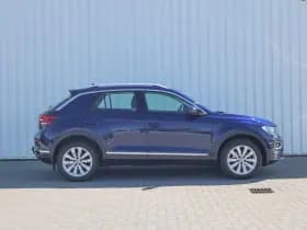 Volkswagen T-Roc thumbnail 3