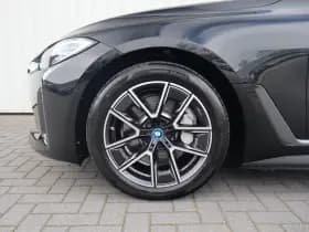 BMW i4 thumbnail 15