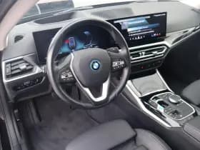BMW i4 thumbnail 35