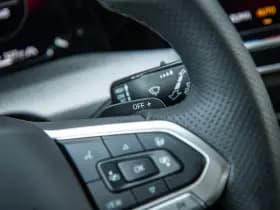 Volkswagen Golf thumbnail 37