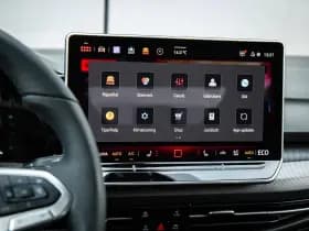 Volkswagen Golf thumbnail 48