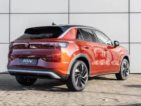 Volkswagen T-Roc thumbnail 2