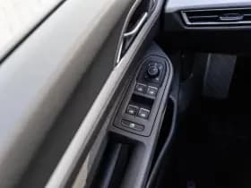 Volkswagen Golf thumbnail 28