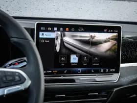 Volkswagen Passat thumbnail 37