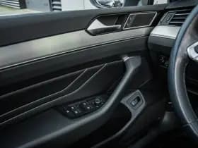 Volkswagen Passat thumbnail 32