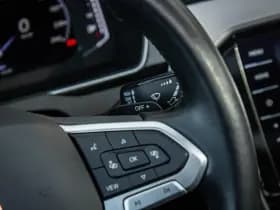 Volkswagen Passat thumbnail 36