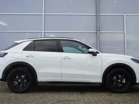 Volkswagen T-Roc thumbnail 3