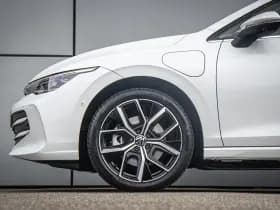 Volkswagen Golf thumbnail 11