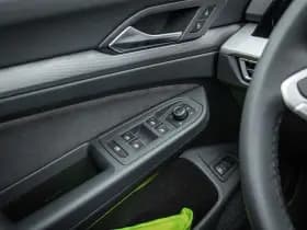 Volkswagen Golf thumbnail 20