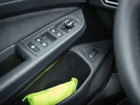 Volkswagen Golf thumbnail 21