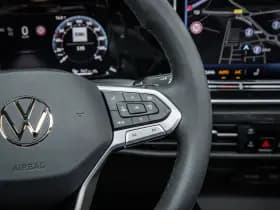 Volkswagen Golf thumbnail 26