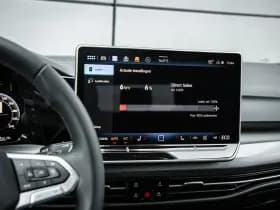 Volkswagen Golf thumbnail 35