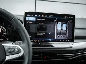 Volkswagen Golf thumbnail 36