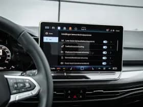 Volkswagen Golf thumbnail 37