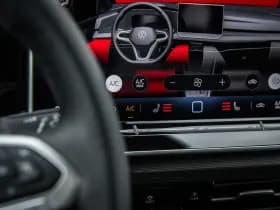 Volkswagen Golf thumbnail 43