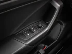 Volkswagen T-Roc thumbnail 31