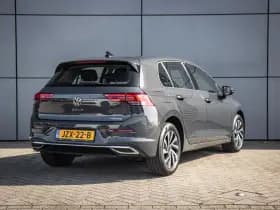 Volkswagen Golf thumbnail 2
