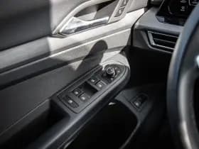 Volkswagen Golf thumbnail 31