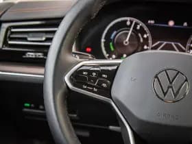 Volkswagen Touareg thumbnail 26