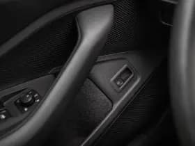 Volkswagen Passat thumbnail 35
