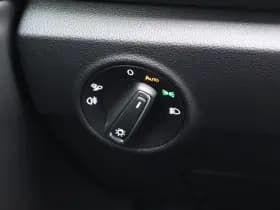 Volkswagen T-Roc thumbnail 36