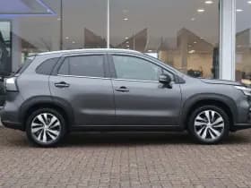 Suzuki S-Cross thumbnail 3